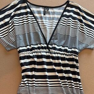 Black and White V-Neck Dolman Sleeve Sundress